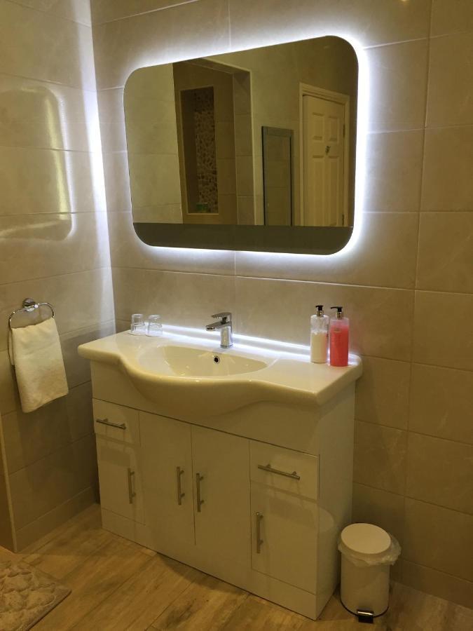 Mulberry Lodge Guest House 발리하우니스 외부 사진
